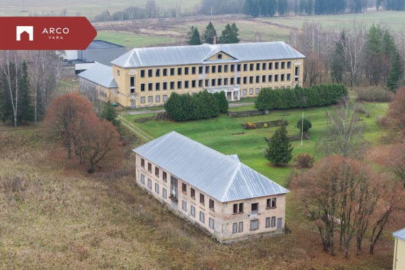 Müüa majutuspind Mõisavahe tee 5, Vaeküla, Rakvere vald, Lääne-Viru maakond