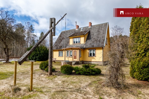 Müüa maja Kalli maantee 5, Tõstamaa alevik, Pärnu linn, Pärnu maakond