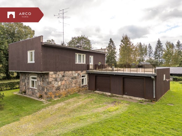 Müüa maja Vaheri, Kaarli küla, Rakvere vald, Lääne-Viru maakond