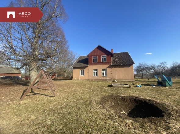 Müüa maja Pikk  25, Esna küla, Järva vald, Järva maakond