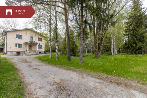 Müüa maja Paldiski maantee 490, Hüüru küla, Saue vald, Harju maakond