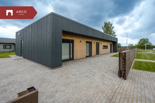 Müüa maja Järveotsa puiestee 9, Viljandi linn, Viljandi maakond