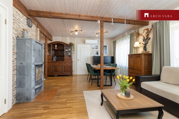 Müüa majaosa Viru  9, Rakvere linn, Lääne-Viru maakond
